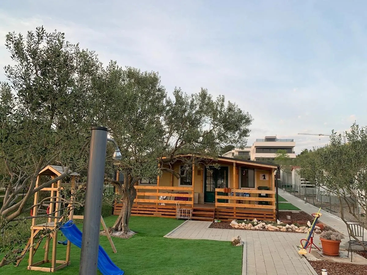 Kamp alanı Kamp Karla & Bruno Otel Sveti Filip i Jakov