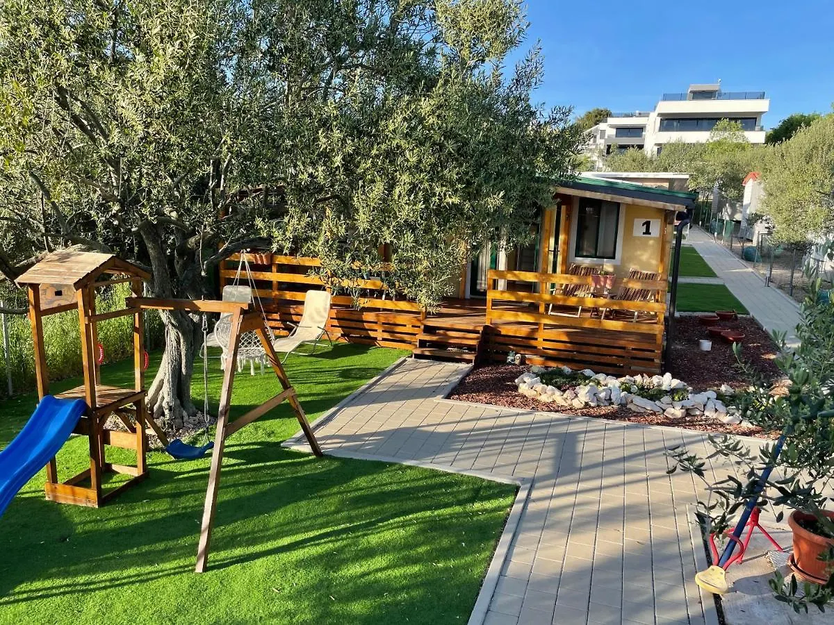 ** Campsite Kamp Karla & Bruno Hotel Sveti Filip i Jakov Croatia