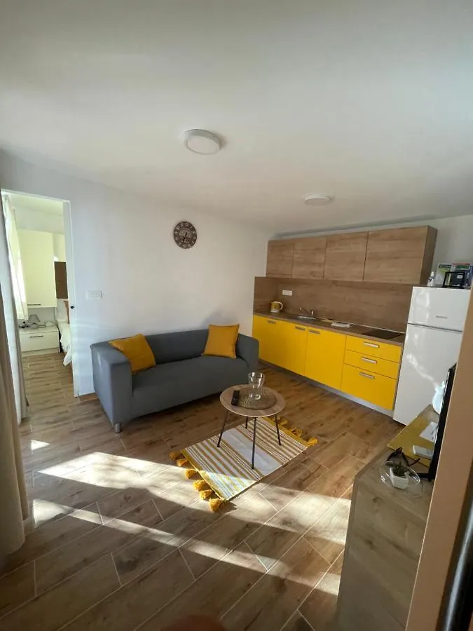 Kamp Karla & Bruno Otel Sveti Filip i Jakov Kamp alanı