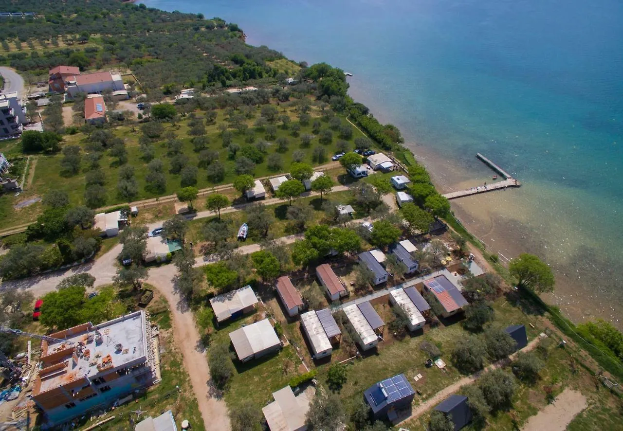 Kamp Karla & Bruno Otel Sveti Filip i Jakov Kamp alanı