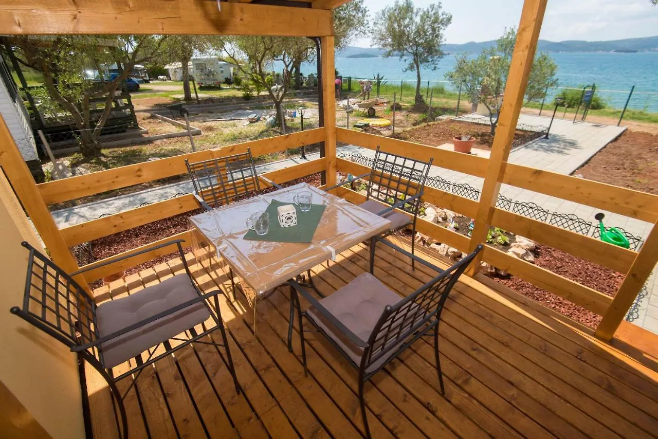 Kamp alanı Kamp Karla & Bruno Otel Sveti Filip i Jakov